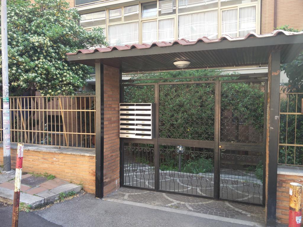 B&B Vatican Doors ローマ エクステリア 写真