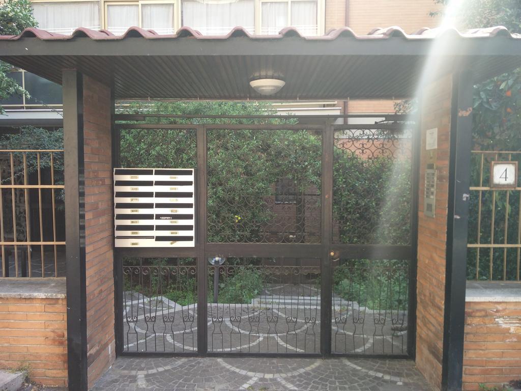 B&B Vatican Doors ローマ エクステリア 写真